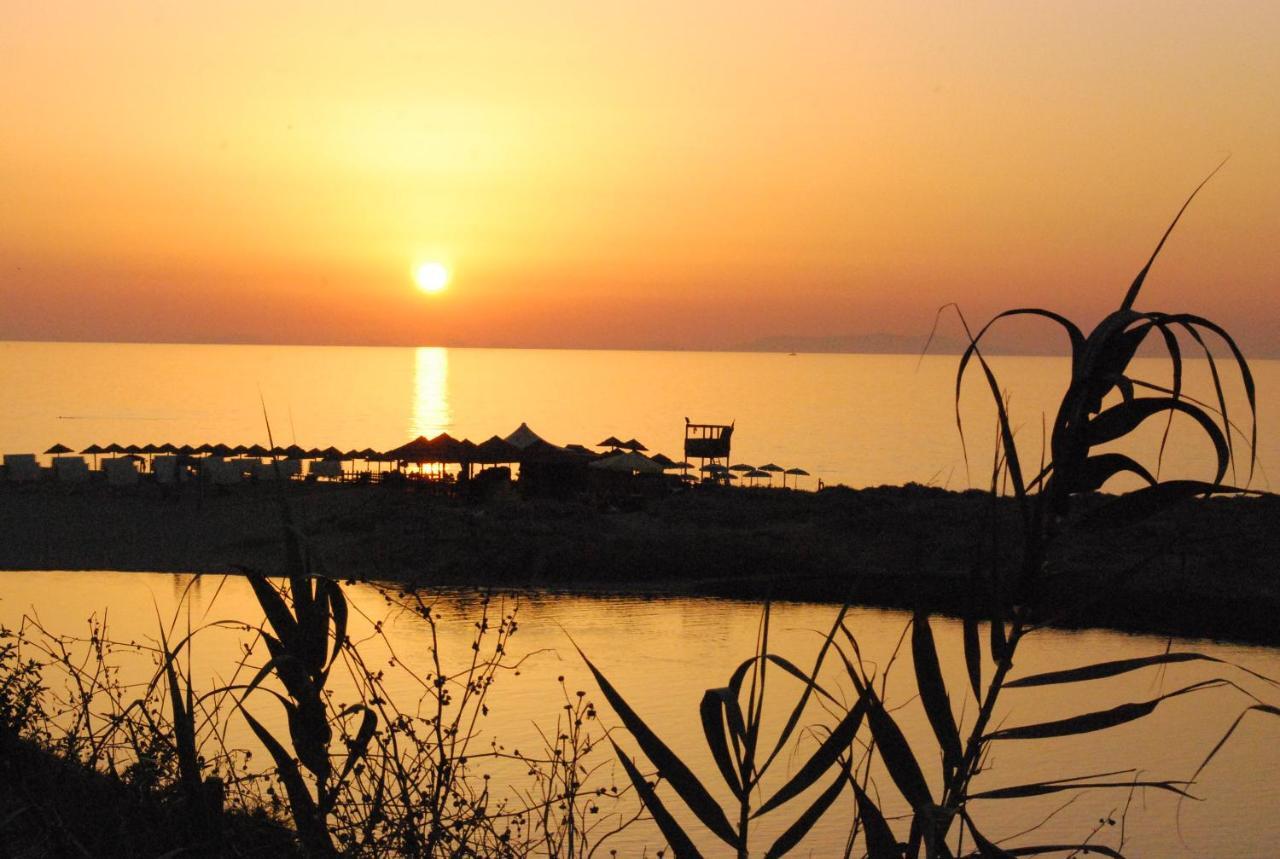 Apartment Tramonto Sea-Front Valledoria  Dış mekan fotoğraf